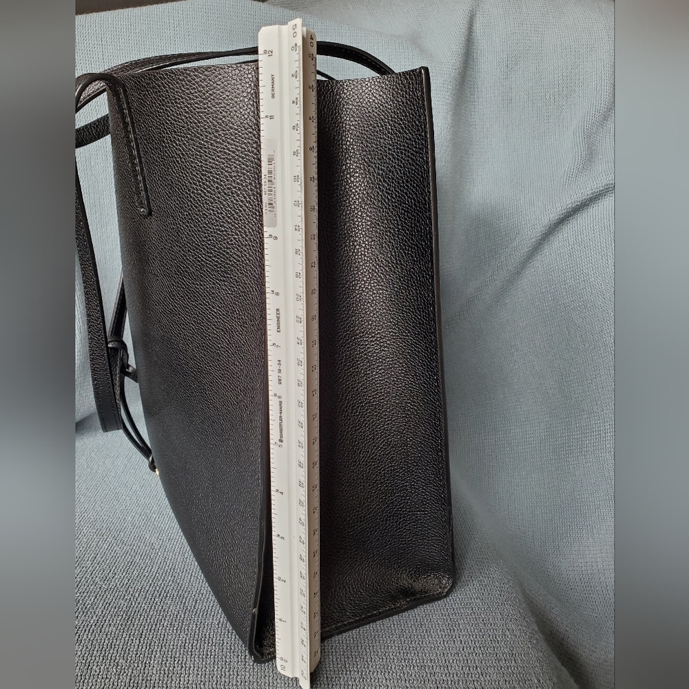 Marc Jacobs Black Leather Tote Sleek Design - Picture 7 of 16